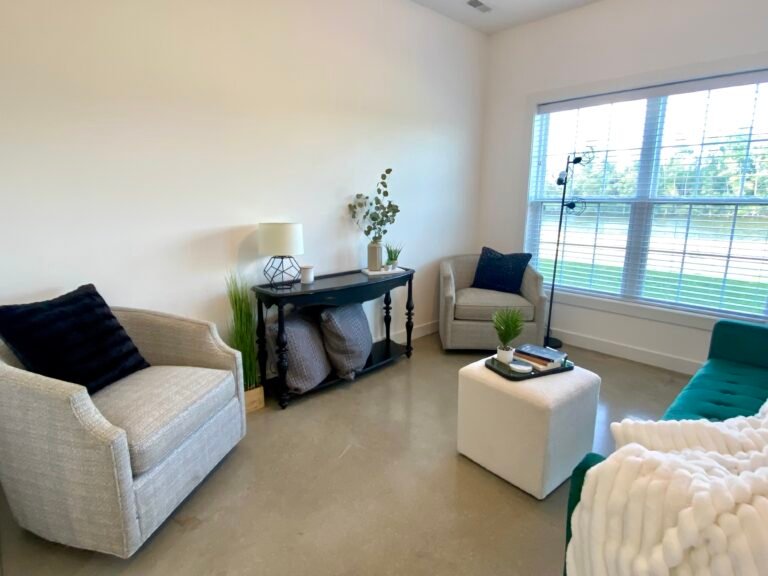 stonewaylivingroom2